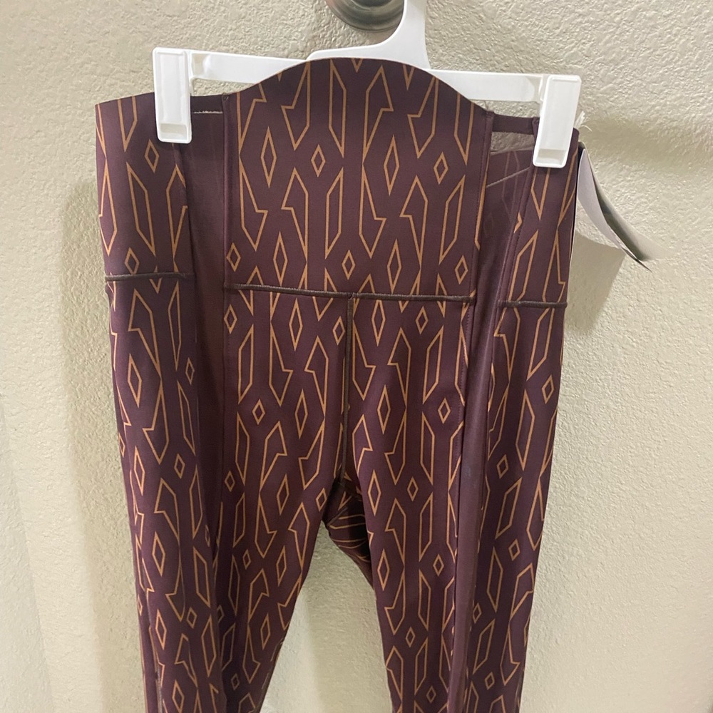 NWT IVY PARK MNGM Brown leggings!!